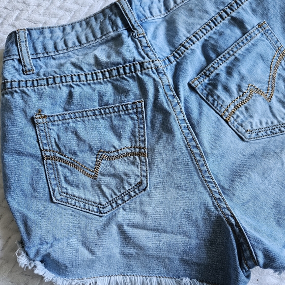 Fashion Nova Hi-Rise Cut-Off Denim Shorts Size Medium (28) - Picture 11 of 12